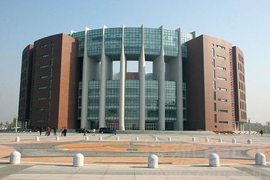 學(xué)海無涯 盤點內(nèi)地最美的50座大學(xué)圖書館 下